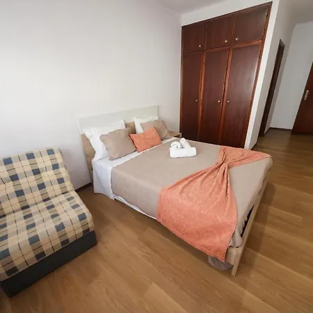 E Quartos Primorosa Apartment