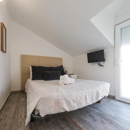 E Quartos Primorosa Apartment *