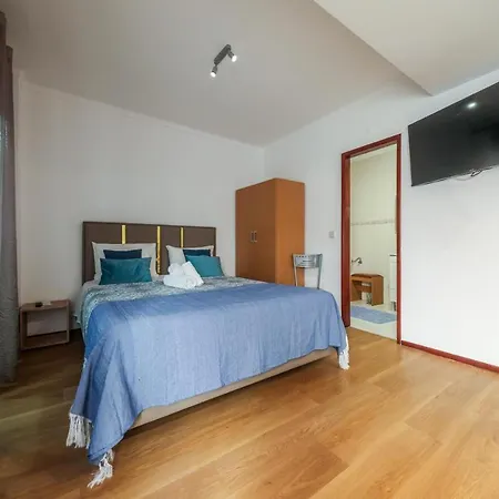 Apartment E Quartos Primorosa Nazaré